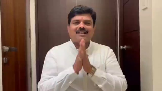 लातूर जिल्हा मध्यवर्ती बॅंक निवडणुकीचे वातावरण तापल,काँग्रेसचे जिल्हा अध्यक्ष अभय साळुंखे नेमक काय म्हणाले