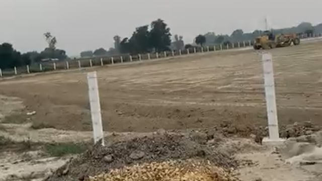 ​अम्बेडकर नगर बेवाना सस्पना में बन रहे रिलायंस गैस प्लांट का कार्य जोरों पर।