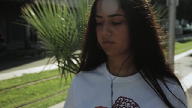 SARA. Trailer.