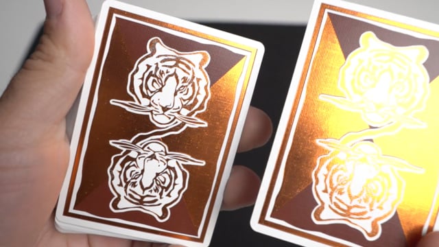 Video The Hidden King Luxury Editions - Copper Foil