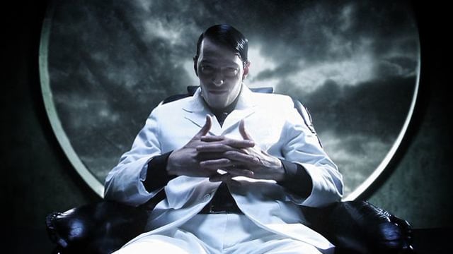 Motorola Razr2 TV Commercial