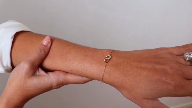 The Little Links Bracelet - Video