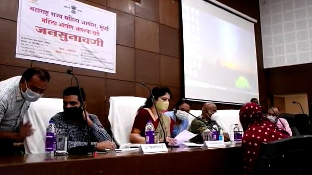 गडचिरोलीत राज्य महीला आयोगाच्या अध्यक्षा रुपाली चाकनकर यांच्या उपस्थितीत जनसुनावणी 