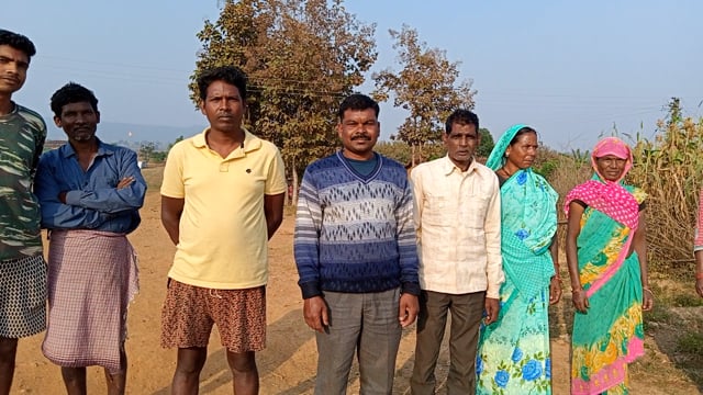 मजदूर परेशान वन विभाग में काम करने के पश्चात 1 साल बाद भी मजदूरी भुगतान नहीं।