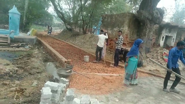 प्रतापगढ़ जिले के बिहार ब्लॉक क कर्मा जीत पट्टी में चल रहा विकास कार्य ग्रामीणों में खुशी