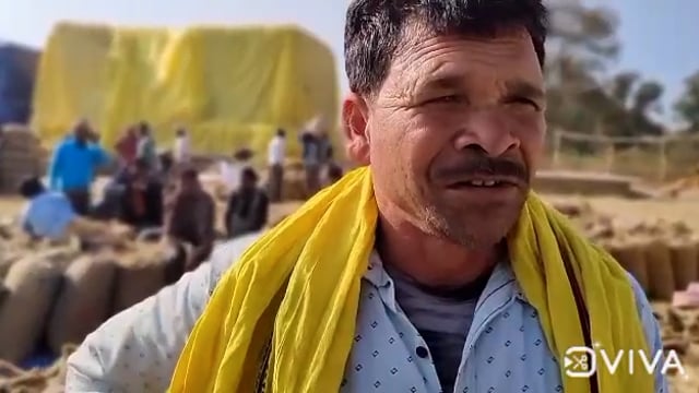 बैकुण्ठपुर जिला मुख्यालय से लगे ग्राम सलबा के धान खरीदी केन्द्र मे किसानों को नहीं मिल रही सुविधा, नाराज किसान