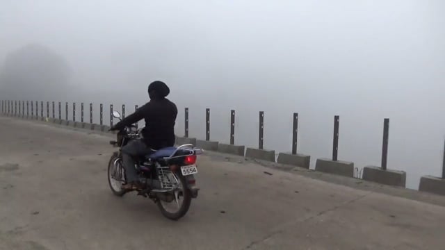 कृष्णाकाठावर धुक्याची दुलाई, बोचऱ्या थंडीचा अनुभव

