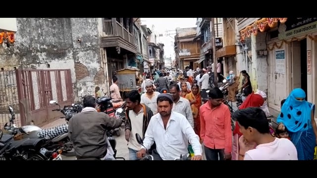 मकर संक्रातीच्या पूर्व संध्येला खरेदीसाठी मार्केट हाऊसफुल