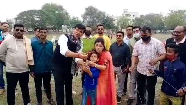 अमरावतीत राणा दाम्पत्याचा पतंग महोत्सव.