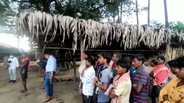 जनचौपाल लगाने नहाड़ी पहुंचे कलेक्टर व एसपी ग्रामीणों से हुए रूबरू