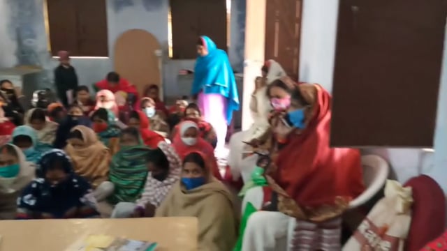 प्रशिक्षण के दौरान आंगनवाड़ी सेविका को दी गई जानकारी।