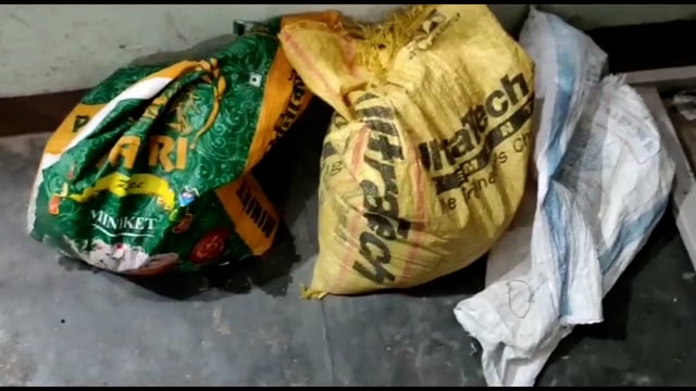 तीस लीटर देशी शराब बरामद, कारोवारी फरार