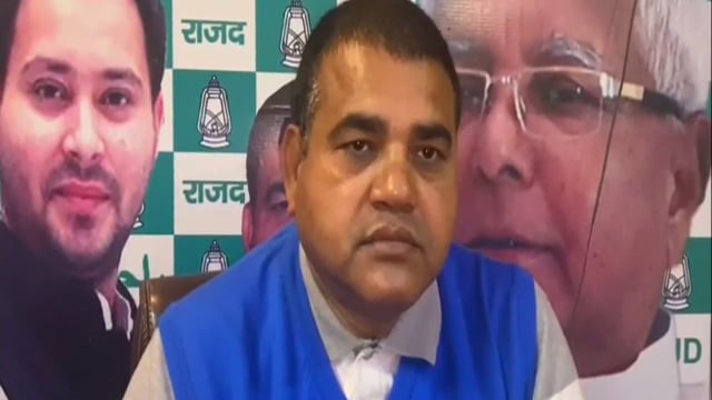 हिलसा में प्रेसवार्ता कर बोले राजद प्रवक्ता शक्ति सिंह यादव जहरीली शराब कांड का जिम्मेवार है सरकार