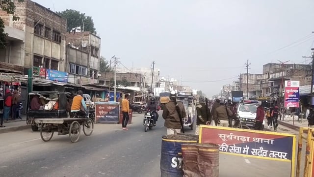 लखीसराय जिले के सूर्यगढ़ा पुलिस लाइन थाना के सामने बने चेक पोस्ट पर चलाया हेलमेट एवं मास्क चेकिंग अभियान