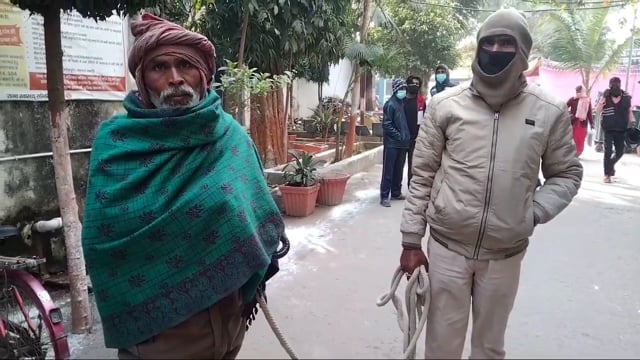 नूरसराय थाना क्षेत्र के कारू बीघा डोगरा पर गांव से शराब केस में फरार चल रहे एक आरोपी को पुलिस ने किया गिरफ्तार