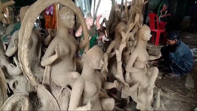 बसंत पंचमी को लेकर नूरसराय में बनाई जा रही है मां सरस्वती के प्रतिमा तैयारी में जुटे मूर्तिकार