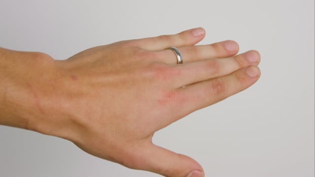 Comfort Fit Milgrain Band - Video