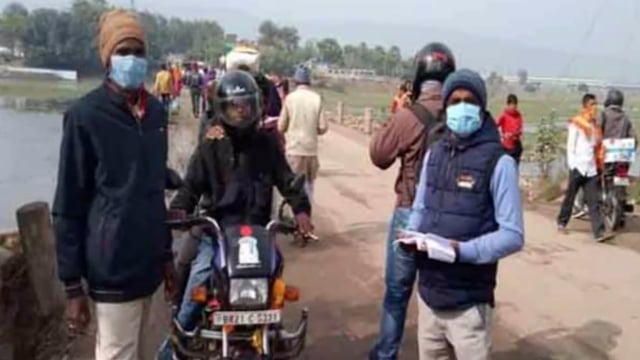 नारदीगंज में मास्क चेकिंग अभियान चलाया गया कई लोगों से वसूले गए जुर्माना