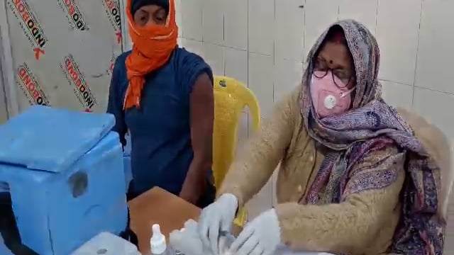 बोधगया सीएचसी समेत 24 सत्र स्थलों पर 1052 लोगों को लगाया गया कोरोनारोधी टिका

