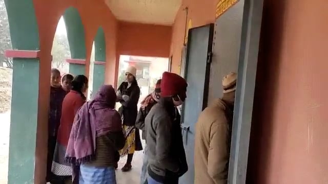 राजकीय मध्य विद्यालय बल्लीपुर पर कोरोना टीका करण कैंप का आयोजन