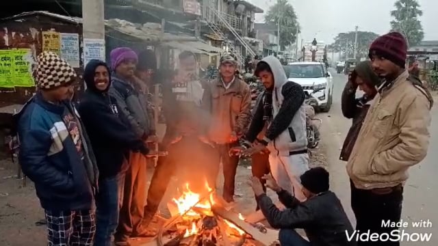 मेसकौरमें अंचलाधिकारी ने बढ़ते ठंढ़ के प्रकोपसे बचाव हेतु किया अलावकी व्यवस्था