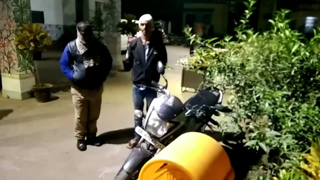 डॉक्टर अनिल सिंह क्लिनिक के बगल से एक जनवरी को मोटरसाइकिल चोरी हो गया था लेकिन लक्ष्मीपुर से बरामद कर लिया गया