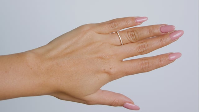 Super Skinny Pave Diamond Band - Video