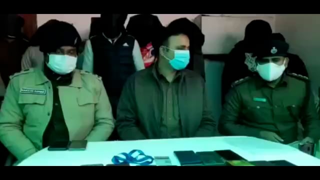 होटल के कमरों का नजारा देख पुलिस को आई शर्म, लड़कियों समेत 15 गिरफ्तार