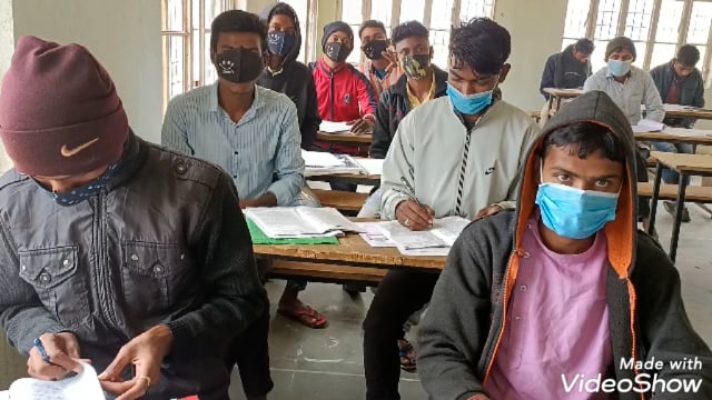 लाटो यादव उच्च विद्यालय मेसकौर में दसवीं बोर्डकी प्रायोगिकपरीक्षा हुई शुरू,छात्रों में दिखी खुशी