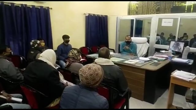 सिरदला प्रखंड कार्यालय में प्रखंड विकास पदाधिकारी ने आवास सहायकों के साथ की बैठक