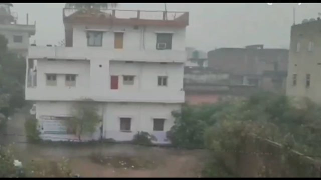 Gaya: बिगड़ा मौसम, रात से सुबह तक लगातार हो रही बारिश ठंड बढ़ी