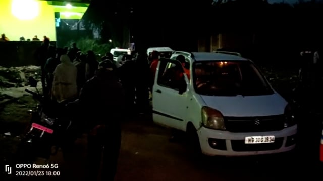 बराटपुर मुहल्ले में सोसाइड नोट के साथ पुलिस ने एक कोचिंग के शिक्षक का फंदे से लटका शव किया बरामद