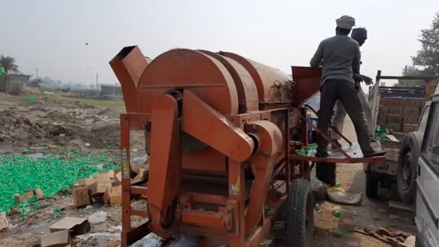 धान कूटने वाली मशीन से औरंगाबाद में विनिष्ट हो रहा है शराब