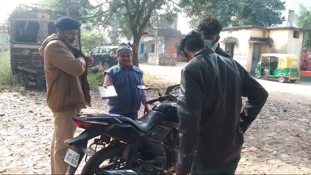 नूरसराय थाने के समीप चला गया सघन वाहन चेकिंग अभियान यातायात उल्लंघन के मामले में एक बालक के वसूला गया 1000 का जुर्माना
