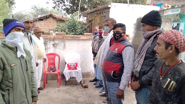 काशीचक की स्थित सुभाष चंद्र बोस स्मारक भवन में राजद कार्यकर्ताओं ने जननायक कर्पूरी जी की जयंती मनाया