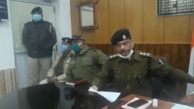 पंचायत सरकार भवन एवं मोबाइल टॉवर उड़ाने मामले में आरोपित नक्सली जुड़ाही नहर पर धराया