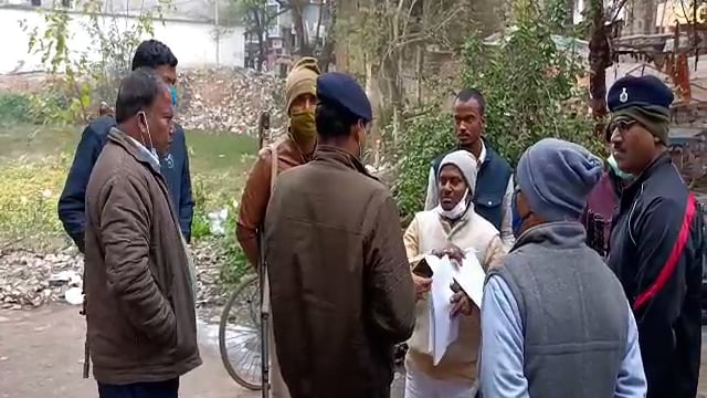 महाकाली मन्दिर कमिटी और एमवी कॉलेज प्रशासन जमीन विवाद को लेकर भिड़े,प्रशासन ने कराया मामला शांत