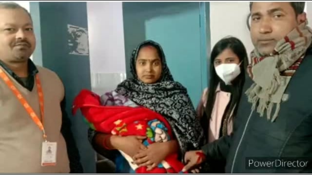 सामुदायिक स्वास्थ्य केन्द्र सुरसंड में बेबी कंबल का वितरण