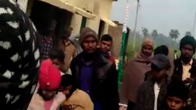 चकन्द्रा पंचायत कार्यालय में मुखिया सुनीता देवी ने लहराया तिरंगा।