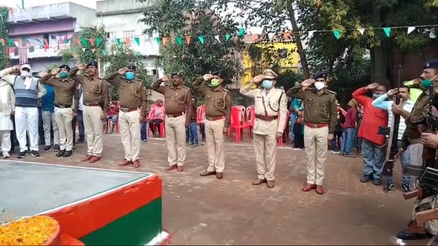 73 वें गणतंत्र दिवस के मौके पर नूरसराय थाने में थाना अध्यक्ष विरेंद्र कुमार चौधरी ने फहराया राष्ट्रीय ध्वज