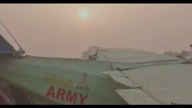 Gaya: बोधगया में इंडियन आर्मी का माइक्रो एयरक्राफ्ट का इमरजेंसी लैंडिंग, तकनीकी खराबी के बाद एक खेत में पायलट ने उतारा 
