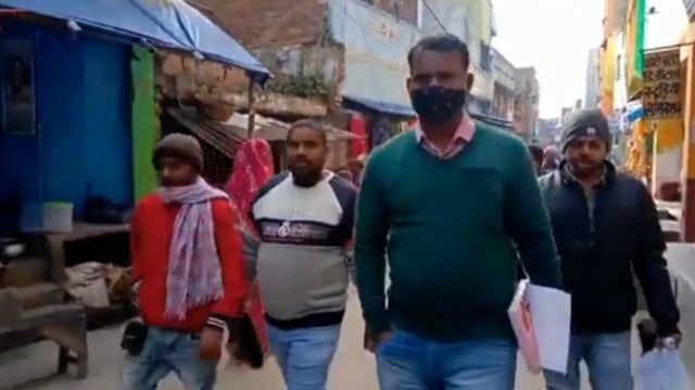 बिजली बिल बकाया को लेकर कई लोगों का काटा गया कनेक्शन।