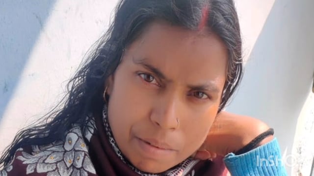 भट्टा गांव से तलाशी के दौरान चार कारतूस व एक देशी कट्टा के साथ महिला को गिरफ्तार कर जेल भेजा