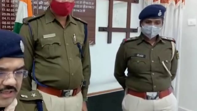 जिले में एंटी लिकर फोर्स ने की छापेमारी 58.4 लीटर शराब जब्त।