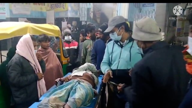 रहुई बेना थाना इलाके के गिरधर चक गांव में खेत जा रहे किसान की हत्या जांच में जुटी पुलिस।