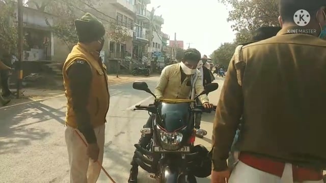 टाउन थाना और तीन मुहानी के समीप परिवहन पदाधिकारी ने चलाया वाहन चेकिंग अभियान , जुर्माना 187000 वसूला गया 