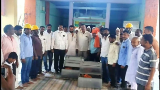 शेटफळे येथे बांधकाम कामगारांना सुरक्षा किट वाटप