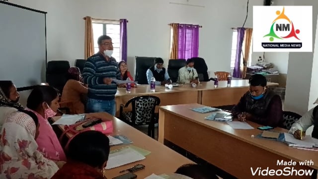 मेसकौरप्रखंडकार्यालयमें BDO ने सतत जीवकोपार्जन योजनाके किर्यान्वयन हेतु कार्यरतकर्मचारियोंको दिया प्रशिक्षण