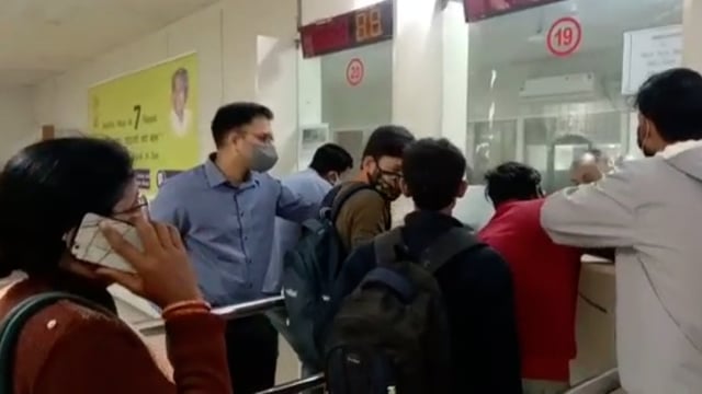 जिलाधिकारी ने जिला निबंधन परामर्श केंद्र का किया निरीक्षण,की लाभार्थियों से बात