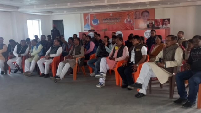 भाजपा कार्यकर्ताओं ने सुना प्रधानमंत्री नरेंद्र मोदी का वर्चुअल उद्बोधन